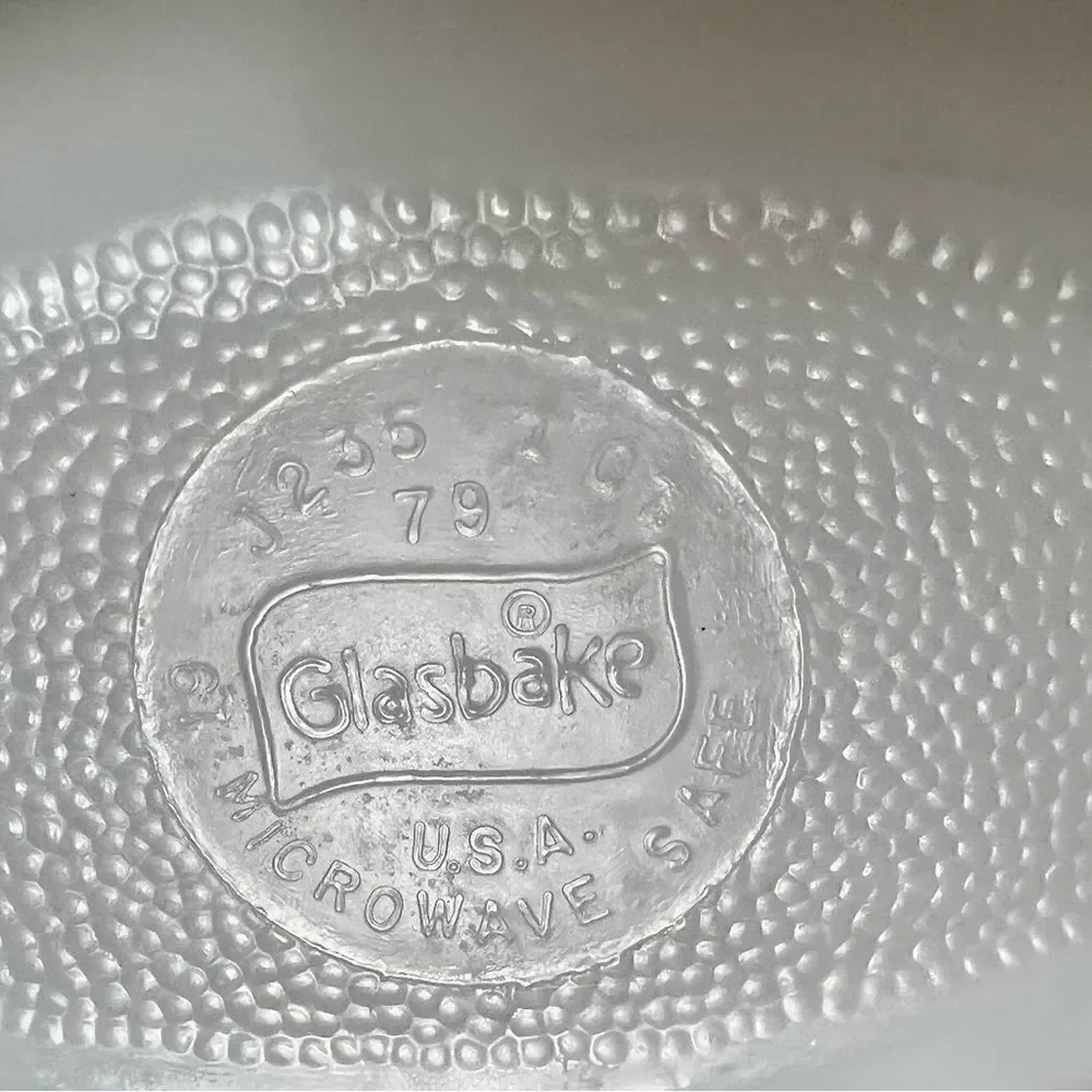 Glasbake 1 Qt Oval Casserole w/ Blue Daisy Floral Design.Used As Prop On TV Show